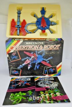 BRITAINS RARE 1984 SPACE SERIES No. 9131 BOXED CYBERTRON & ROBOT & RARE LEAFLET