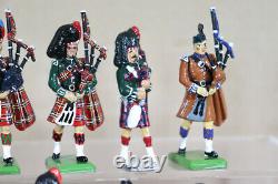 BRITAINS REPAINTED GORDON CAMERON IRISH BLACK WATCH HIGHLAND MARCHING PIPERS oa