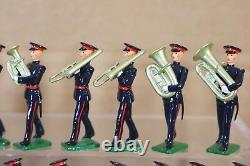 BRITAINS RE CAST WWII 25 x GUARDS REGIMENT in DRESS UNIFORM MARCHING BAND nq
