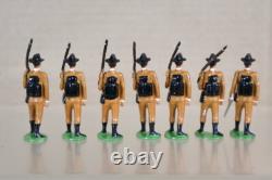 BRITAINS RE PAINTED BOER WAR BOER INFANTRY MARCHING at the SLOPE oi