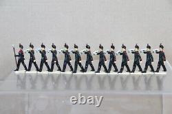 BRITAINS RE PAINTED ROYAL IRISH RIFLES MARCHING BUGLE BAND with DRUM MAJOR od