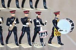 BRITAINS RE PAINTED ROYAL WARWICKSHIRE FUSILIERS MARCHING BAND with MASCOT od