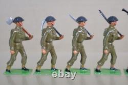 BRITAINS RE PAINTED WWII BRITISH PIONEER REGIMENT MARCHING at the SLOPE oi