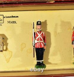 BRITAINS SOLDIERS 2148 Fort Henry Guard Canada Rare! Painted Metal Model N1