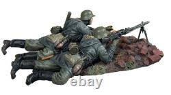 BRITAINS SOLDIERS 25055 -Buzz Saw German MG42 Team Firing Prone Diecast Figure