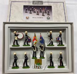 BRITAINS SOLDIERS 5804 Royal Marines Set Painted Metal Figures