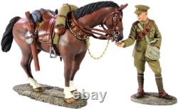 BRITAINS SOLDIERS WW1 23063 1916-18 British Lancer Feeding Horse Diecast