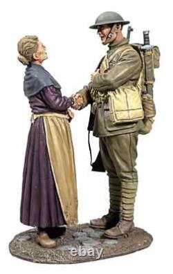 BRITAINS SOLDIERS WW1 23129 Bless You Village Woman Greeting U. S. Infantry