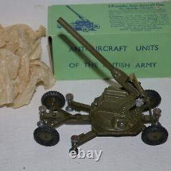BRITAINS VINTAGE BRITISH 2-POUNDER AA GUN ON CHASSIS SET no1717 BOXED