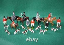 BRITAINS VINTAGE LEAD HUNT MEET SET MOUNTED STANDING HUNTSMEN WOMEN HOUNDS 20pc