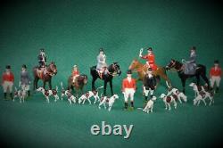 BRITAINS VINTAGE LEAD HUNT MEET SET MOUNTED STANDING HUNTSMEN WOMEN HOUNDS 20pc