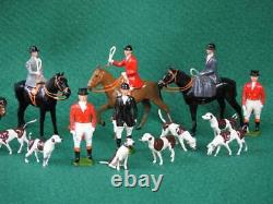 BRITAINS VINTAGE LEAD HUNT MEET SET MOUNTED STANDING HUNTSMEN WOMEN HOUNDS 20pc