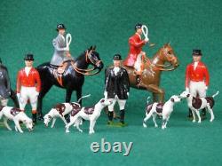 BRITAINS VINTAGE LEAD HUNT MEET SET MOUNTED STANDING HUNTSMEN WOMEN HOUNDS 20pc