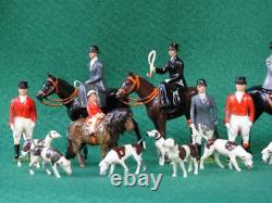 BRITAINS VINTAGE LEAD HUNT MEET SET MOUNTED STANDING HUNTSMEN WOMEN HOUNDS 20pc