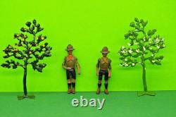 BRITAINS VINTAGE PREWAR LEAD RARE BOY SCOUTS x 2 AND #640 SMALL TREES x 2