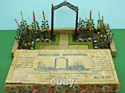 BRITAINS VINTAGE PRE-WAR 1930s MINIATURE LEAD GARDENING BOXED SET No. 9 MG