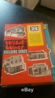 BRITAINS Wild West Saloon Cat No 4726 Complete Boxed with Instructions