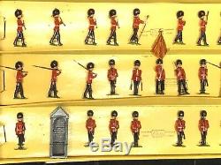 BRITAINS set #1555 CHANGING OF THE GUARD- boxed, complete, excellent condition