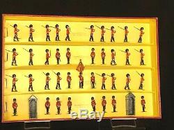 BRITAINS set #1555 CHANGING OF THE GUARD- boxed, complete, excellent condition