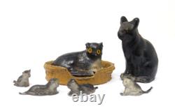 Barrett & Sons Lead Cat & Kittens In Basket