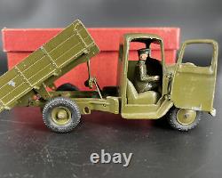 Britain's 1334 Army Lorry With Driver Boxed