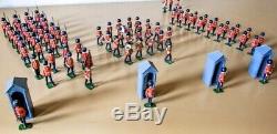 Britain's 9424 CHANGING OF THE GUARD Buckingham Palace Total 84 Pc With Box