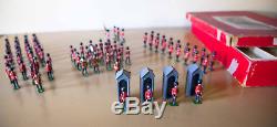 Britain's CHANGING OF THE GUARD Toy Soldiers no. 9424 COMPLETE SET vintage 1960s