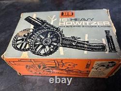 Britain's Ltd Model 18 Heavy Howitzer in its original box