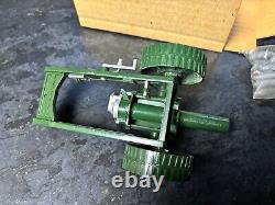 Britain's Ltd Model 18 Heavy Howitzer in its original box