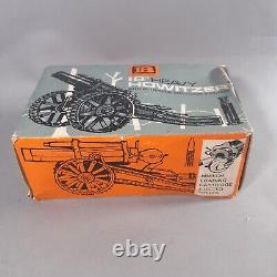 Britain's Modle 9740 18 Heavy Howitzer in Original Box 4 Shells & Brass Case