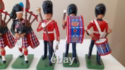 Britains 00092 deetail ceremonial band bagpipes scots guards 2001 132