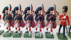 Britains 00092 deetail ceremonial band bagpipes scots guards 2001 132
