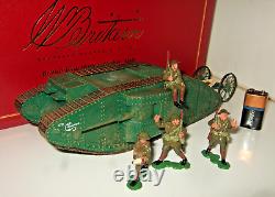 Britains 08946 British Tank Mark 1 Mother Male with 4 Figures in 132 Scale
