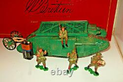 Britains 08946 British Tank Mark 1 Mother Male with 4 Figures in 132 Scale