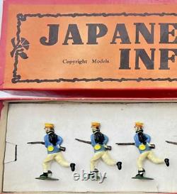 Britains 134 -Japanese Infantry -8 x Charging Infantry Fixed Arm -1925 version