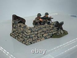 Britains 17147 German Army Forces Soldiers Mg42 Gun Team + Wall Scenary Diorama