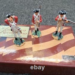 Britains 17281 British 52nd Regiment Of Foot Ready Standing Firing + Wounded