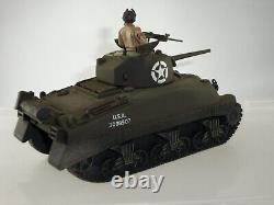 Britains 17496b Us Army Forces Sherman Mkiv Military Tank Vehicle + Commander