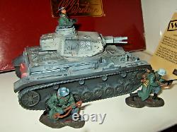Britains 17600 WW2 Stalingrad, German Mk 1V Tank & Commander & 2 Figures in 54mm