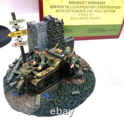 Britains 17638 German Paratroopers + Kettenkrad Military Vehicle + Wall Section