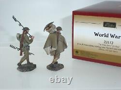 Britains 23113 British Infantry Walking Soldier With Pigtails + Barbed Wire Roll