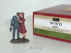 Britains 25025 British Raf Fighter Pilot Standing Kissing Girl Goodbye