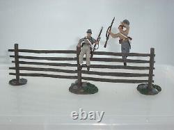 Britains 31222 Confederate Infantry Climbing Over Fence Up + Over Soldier Set