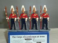 Britains 40261 British Corps Of Gentlemen At Arms Metal Toy Soldier Figure Set