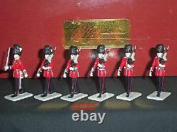 Britains 41096 Grenadier Guards Officer + Marching Metal Toy Soldier Figure Set