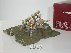 Britains 41104 German Infantry Soldiers Going Over The Top Of Trench