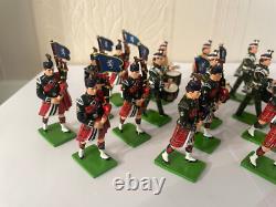 Britains 41150 Pipes & Drums 1st Battalion The Royal Scots (The Royal Regiment)