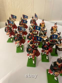 Britains 41150 Pipes & Drums 1st Battalion The Royal Scots (The Royal Regiment)