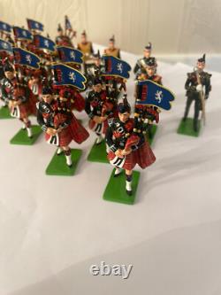 Britains 41150 Pipes & Drums 1st Battalion The Royal Scots (The Royal Regiment)
