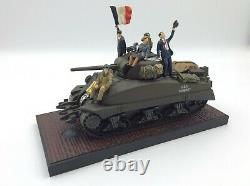 Britains 41166 VE Day Set American Tank with hedgecutter, 5 Figures damaged